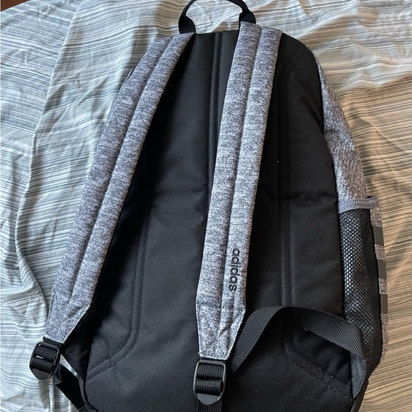 MAKE AN OFFER! ADIDAS BACKPACK - Picture 5 of 7